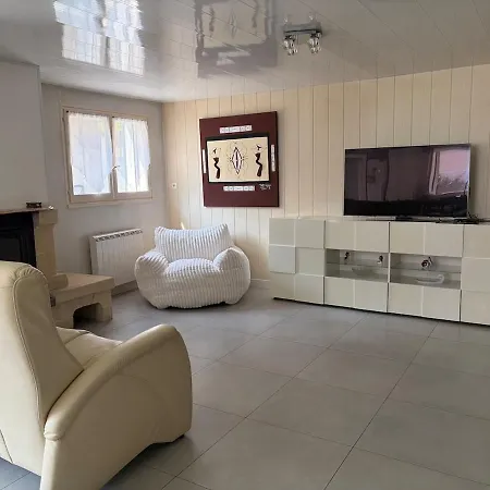 Maison Familiale Avec Piscine Proche Ferienhaus