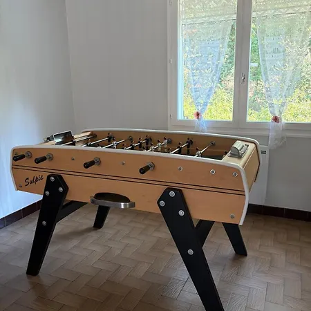 Maison Familiale Avec Piscine Proche Ferienhaus *