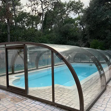 Maison Familiale Avec Piscine Proche Ferienhaus *